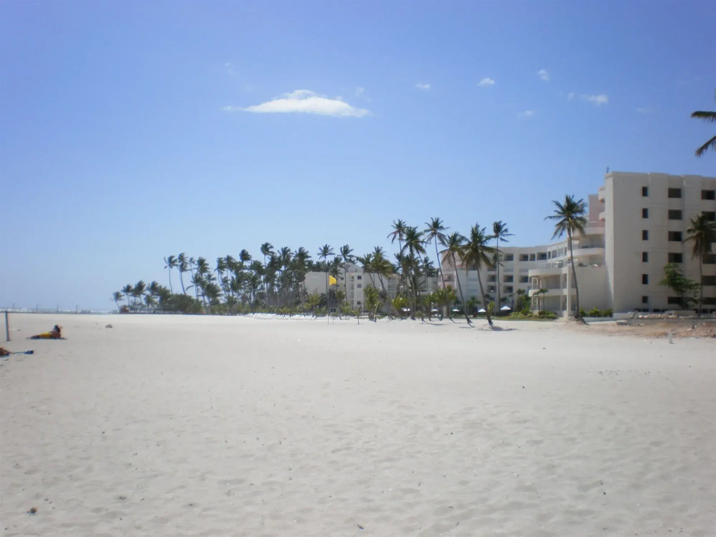 Plaza Real Resort