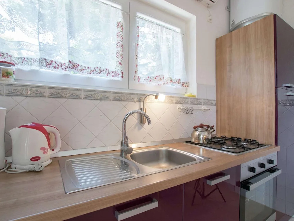 Holiday Apartment With a Private Terrace & Hot Tub, Near the Beach