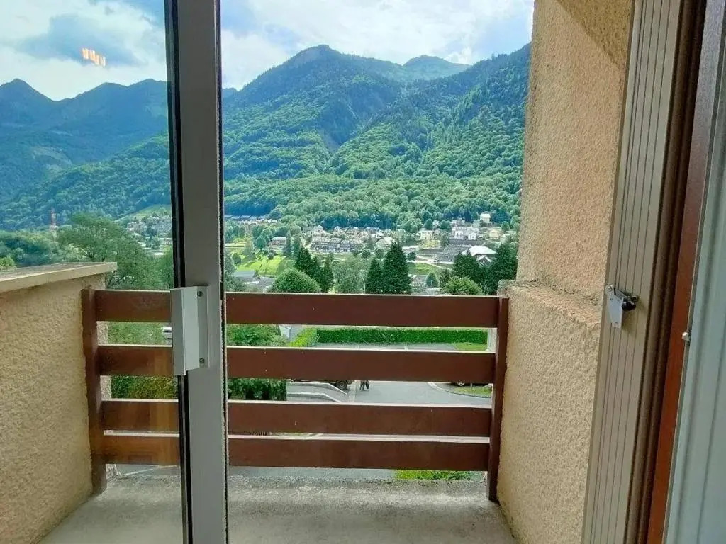 Appartement Cauterets, 1 pièce, 4 personnes - FR-1-234-242