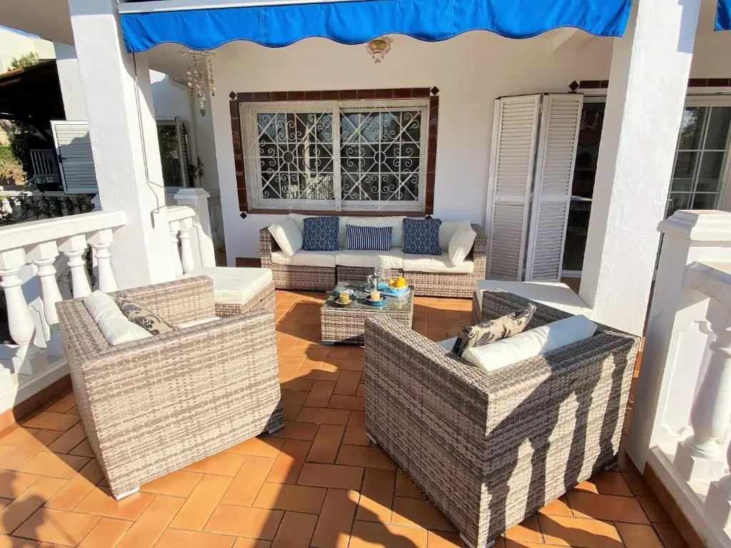 Villa Sitges Les Moreres Beach 15 minutes walking AC Very Confortable Nice Outdoor Areas Pool very sunny