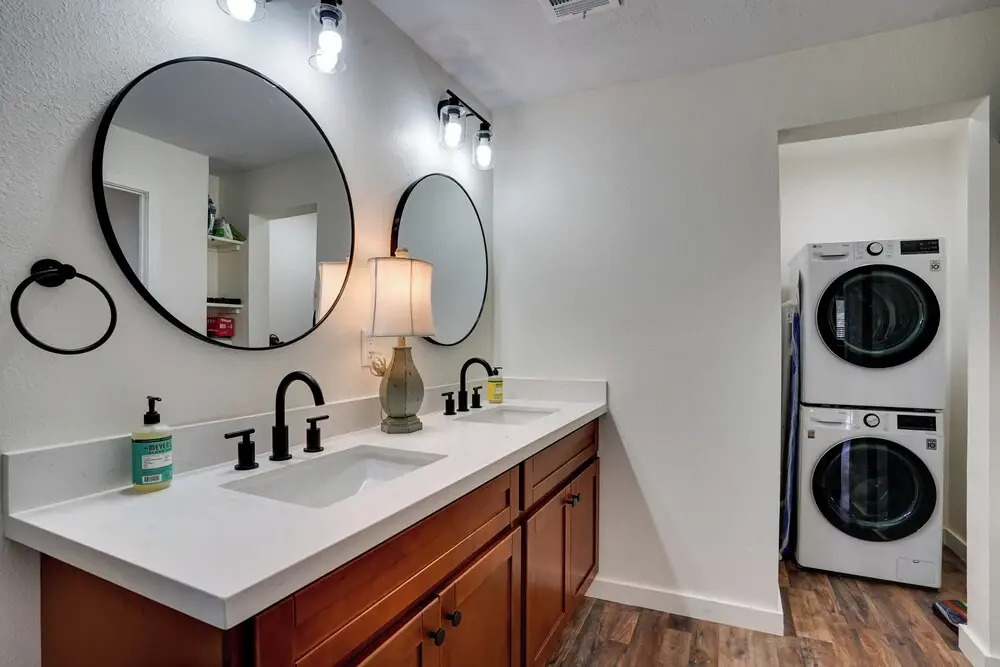 3 Mi to Lovers Knoll: Peaceful Gem w/ Patio