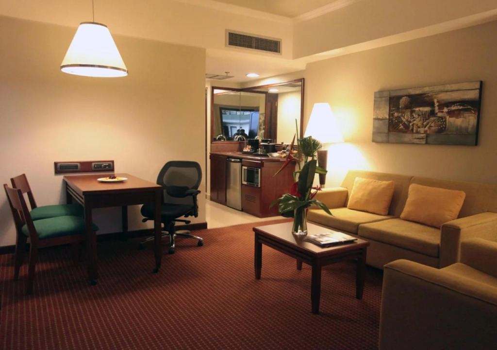 Embassy Suites By Hilton Valencia-Downtown
