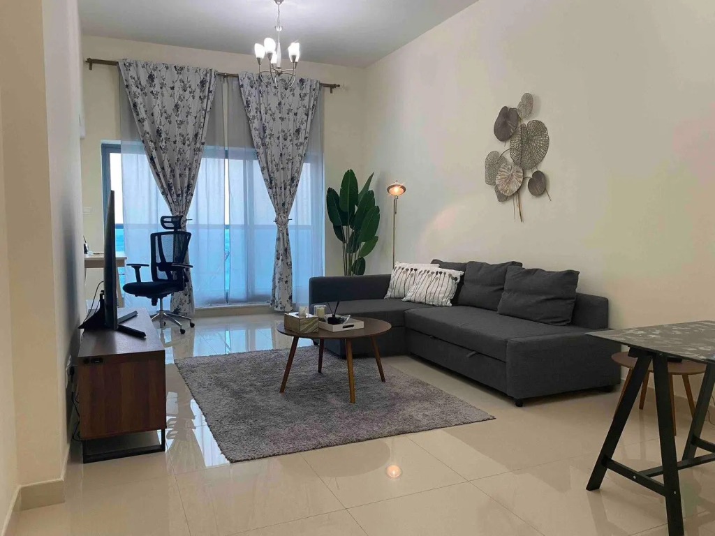 Luxurious 1-Bedroom Rental with Golf Course view