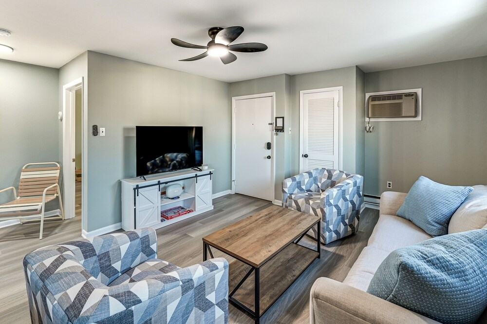 2 Blocks to Beach & Boardwalk: Ocean City Condo