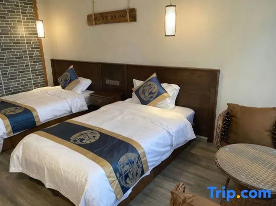 Xishuangbanna Jinghong Plum Blossom Courtyard Hotel (Poshui Square Branch)
