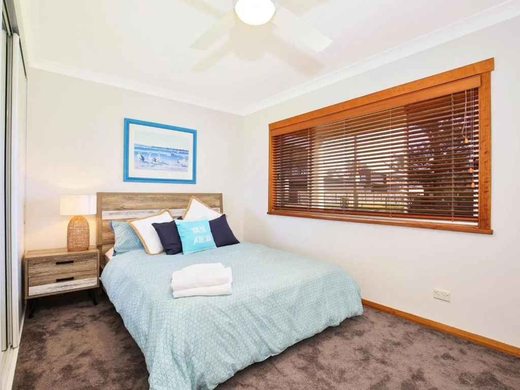 Shores I Pet Friendly I 1 Min Walk to Beach