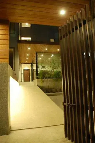 Hotel Red Earth