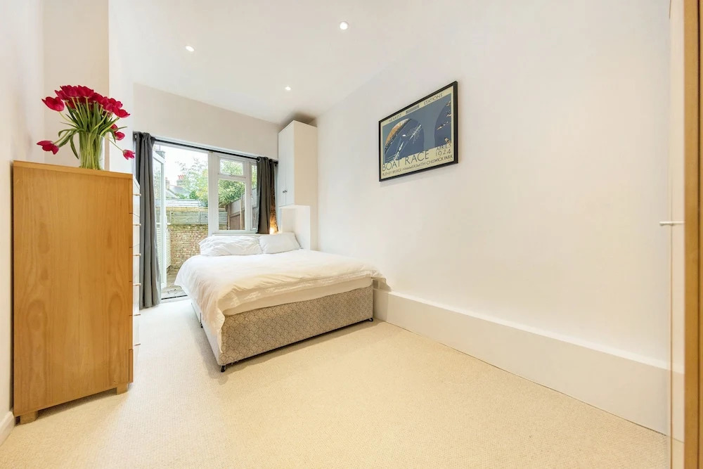 The Spacious Putney Duplex - SCF