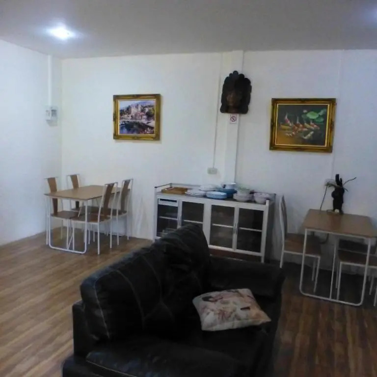 1 Double bedroom apartment with Pool and extensive Kitchen diningroom