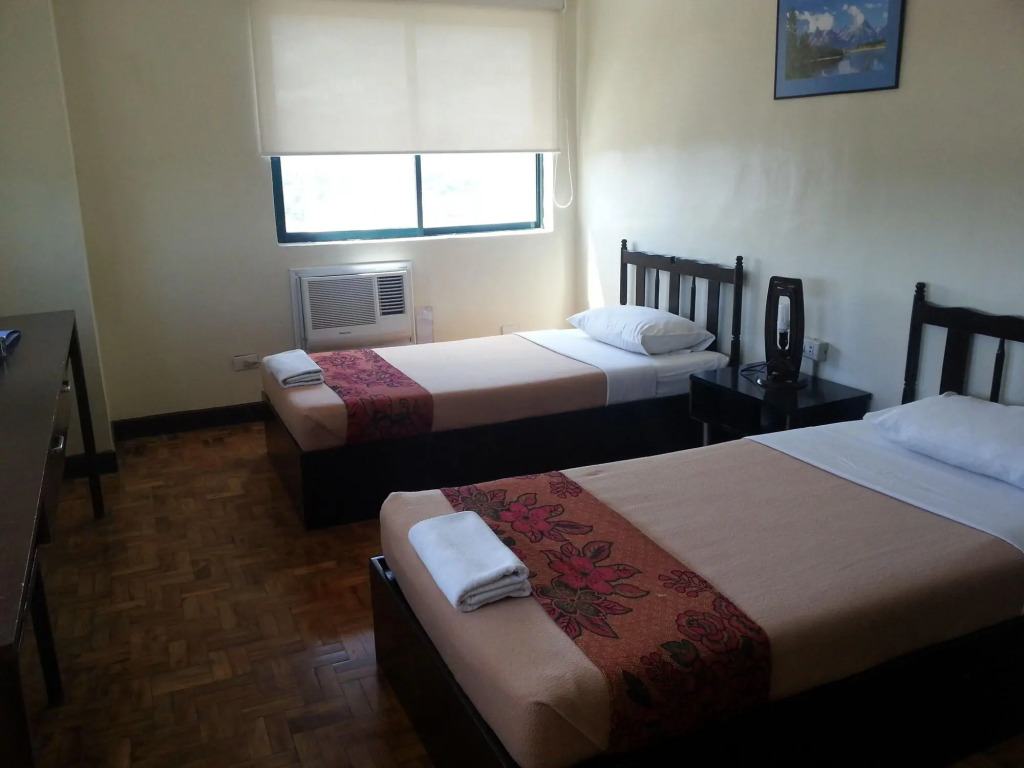 Crown Port View Hotel