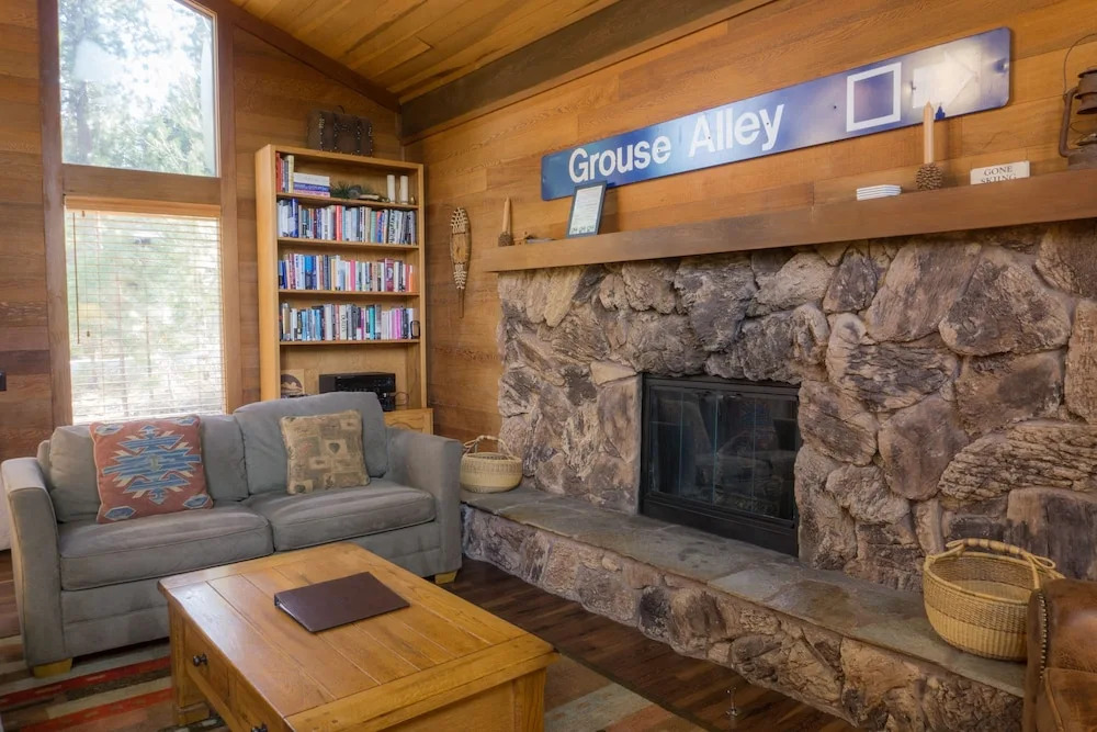 1302 Indian Hills