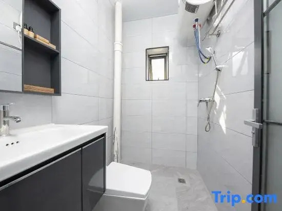 Aiqin Business Apartment (Shenzhen Longgang Liyuan Subway Station)