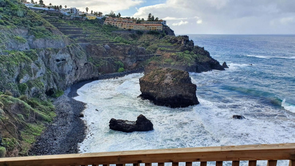 Ocean and Sky Studio Apartment