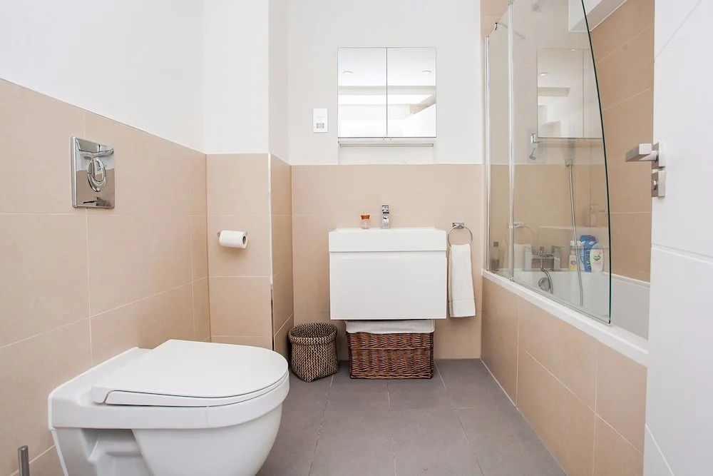 Spacious East London 2 Bedroom Apartment Sleeps 4
