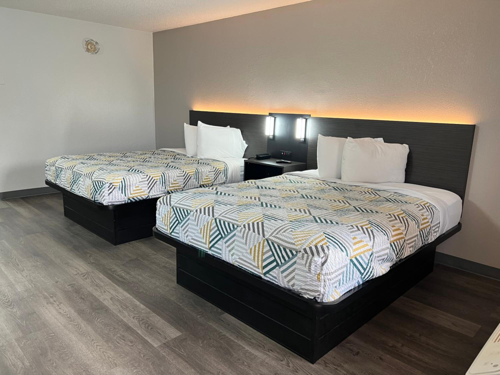 Motel 6-Middleburg Heights, OH - Cleveland