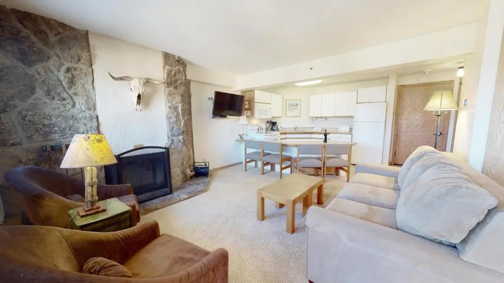 Laurelwood Condominiums Studio Deluxe Unit 107