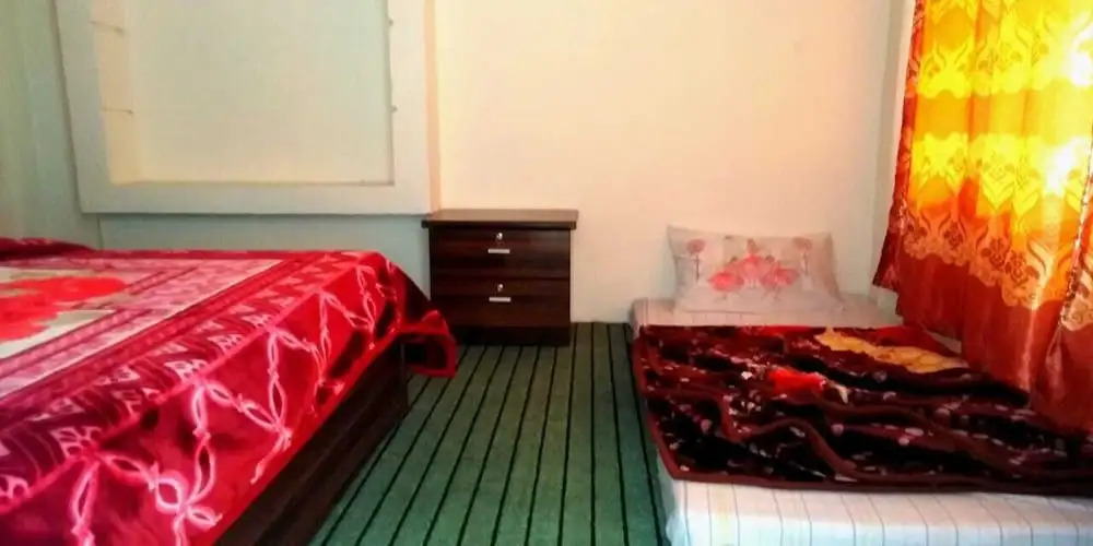 Paradise Hotel