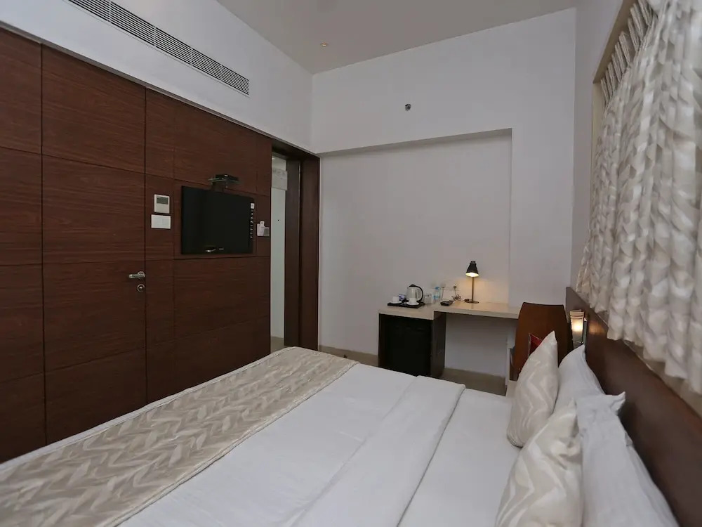 OYO 623 Hotel Suncity Premiere
