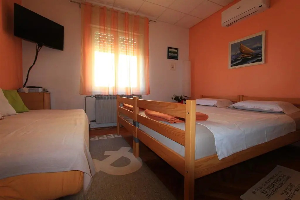 Apartment Antic S