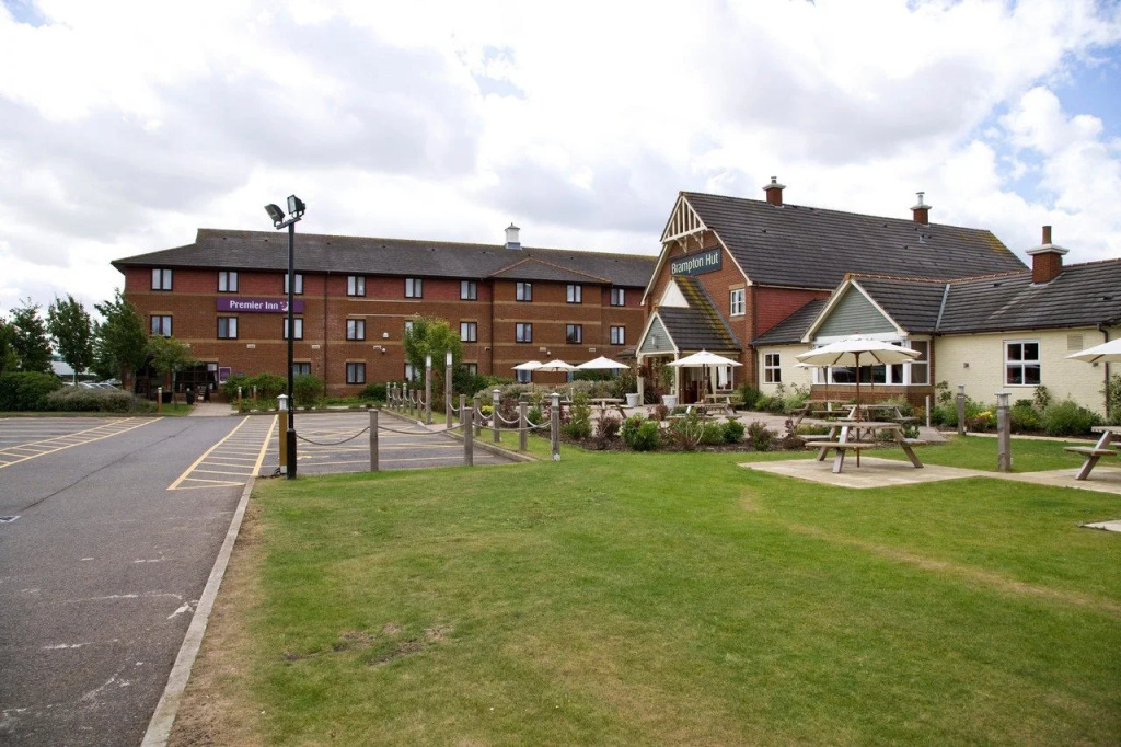Premier Inn Huntingdon (A1/A14)