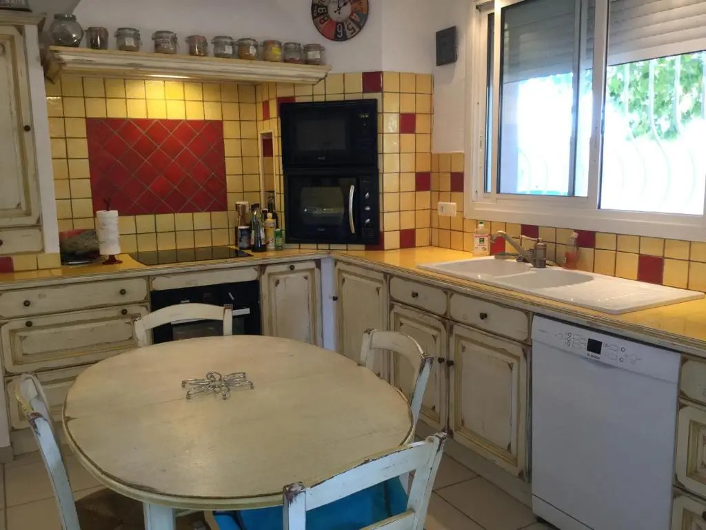 Agréable Maison de Vacances avec Piscine Privée, située à Robion au cœur du Luberon, avec une jolie vue, 8 personnes, LS2-293 PASCO