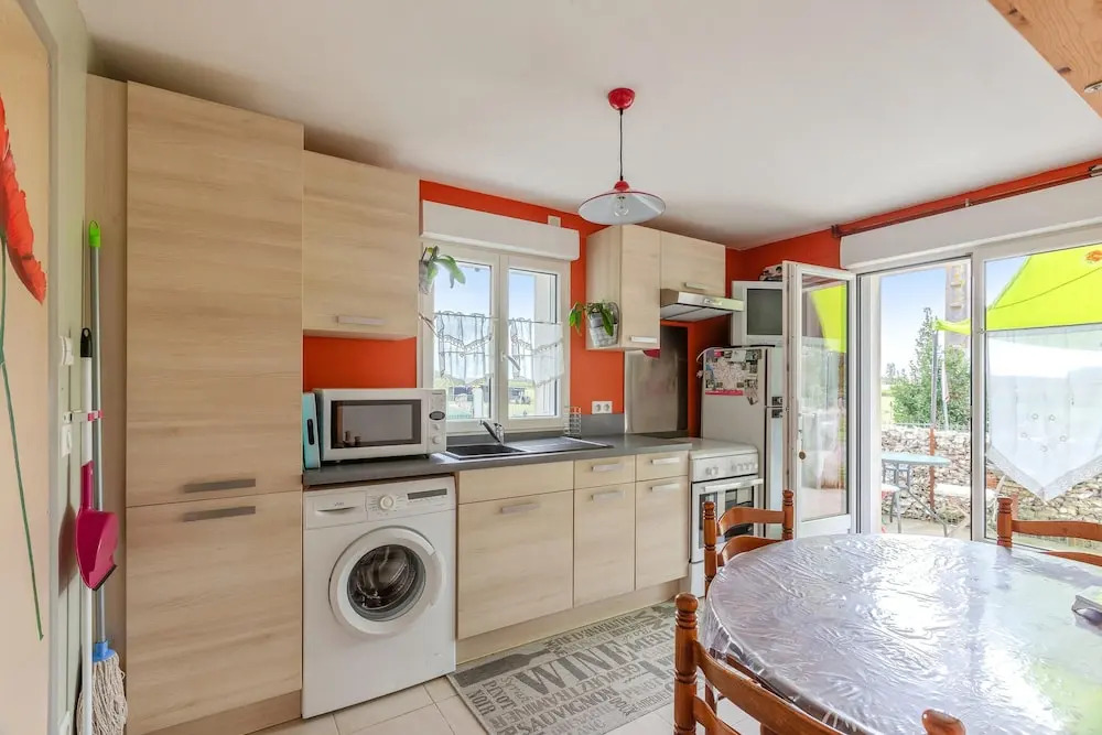 Apartment With one Bedroom in Mortagne-sur-gironde, With Furnished Gar