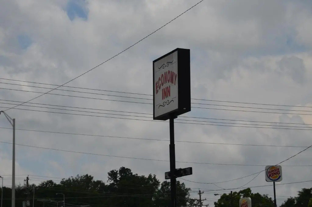 Economy Inn Sweetwater I-75
