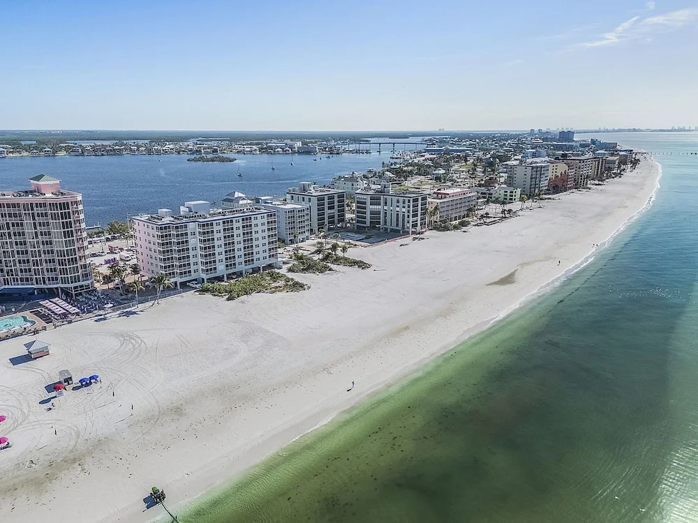 Beach Villas #401 - 250 Estero Blvd 2 Bedroom Condo by RedAwning