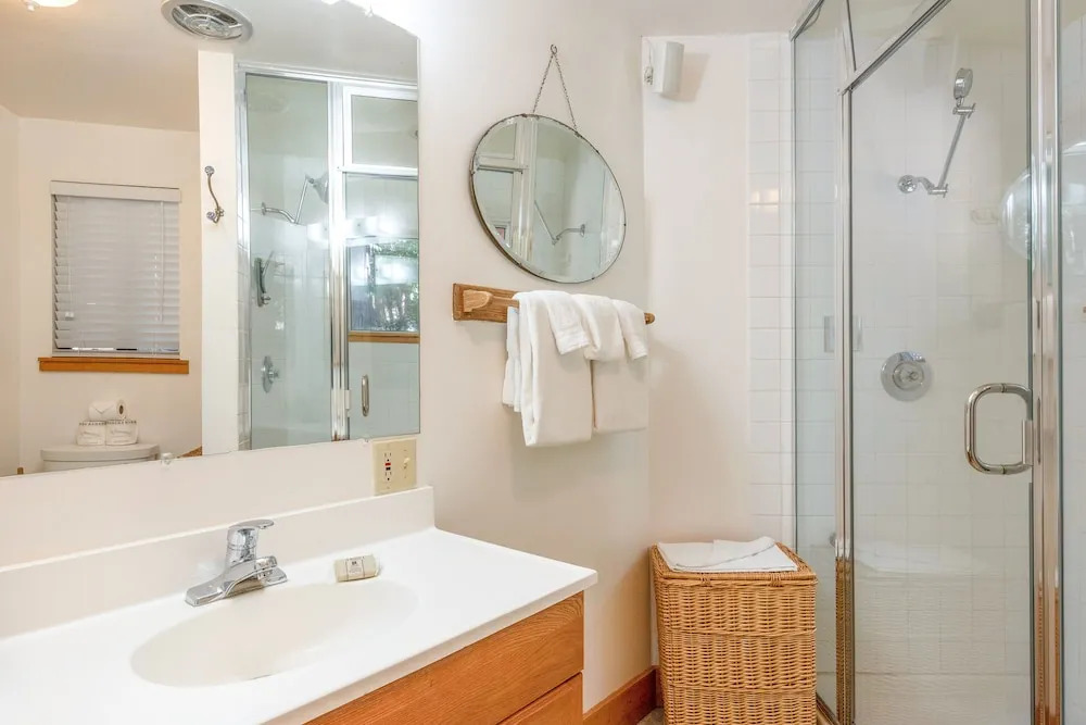 dun Lookin - 4br W/ Hot Tub & Pier, Large Yard 4 Bedroom Cabin
