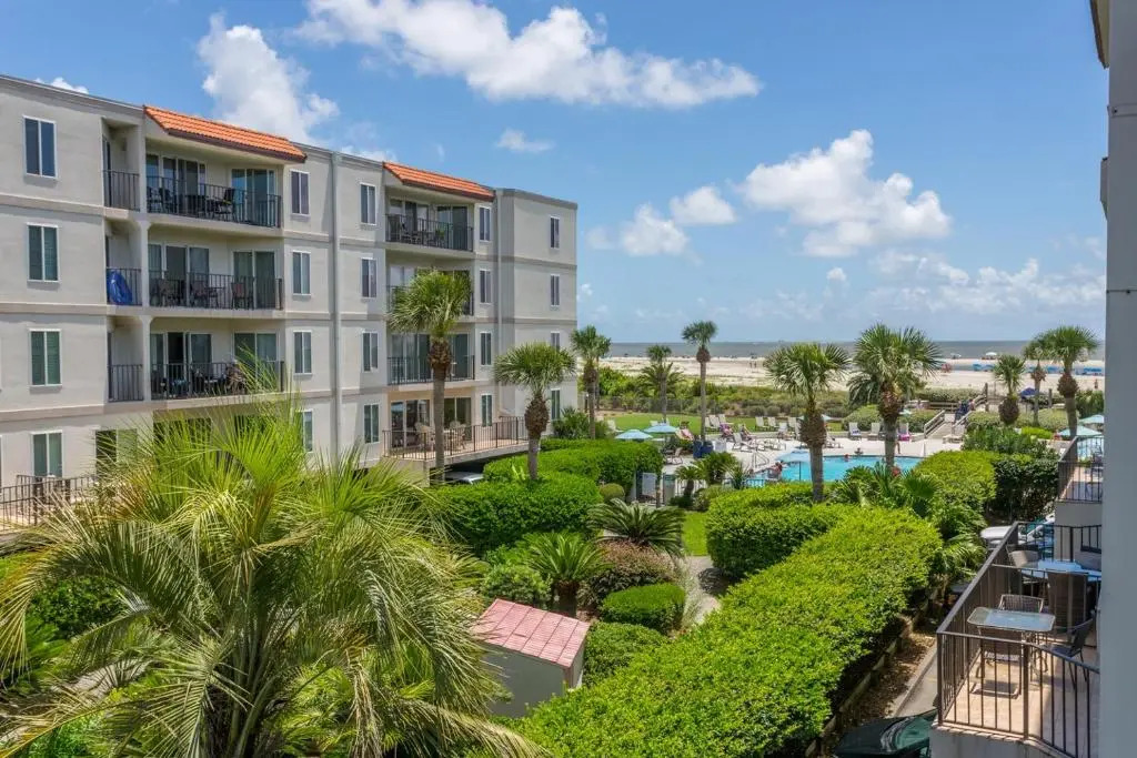 Beach Club 225