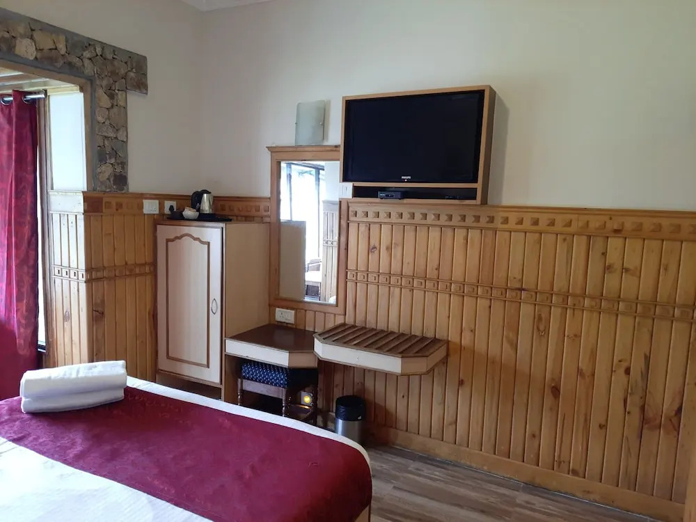 Pine Borough Inn