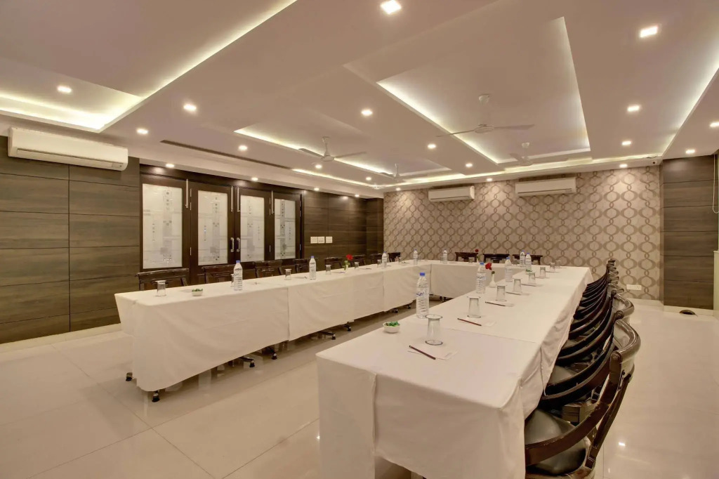 Hotel Sky Rich International