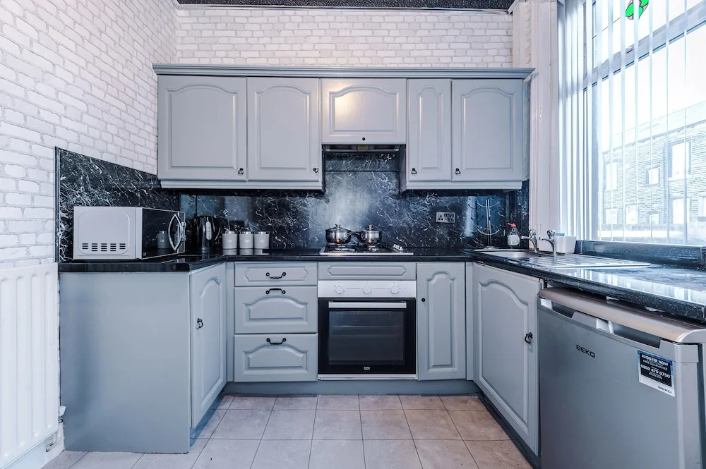 Stunning Three Bed House in Bradford