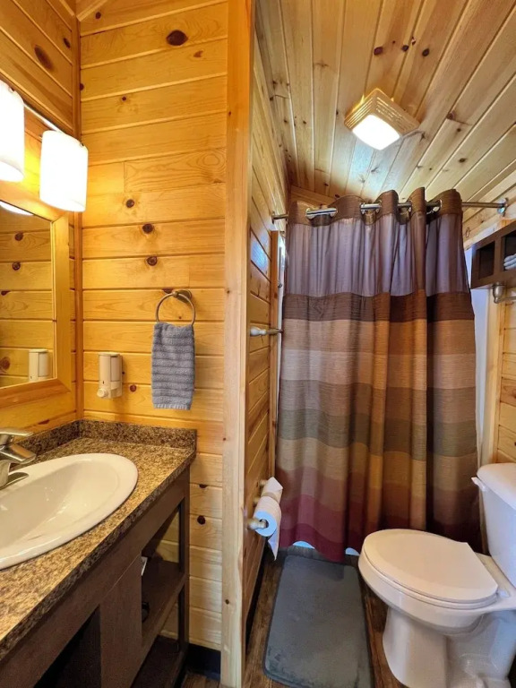 A-Lodge Salida - Cabins RV Tents Camping