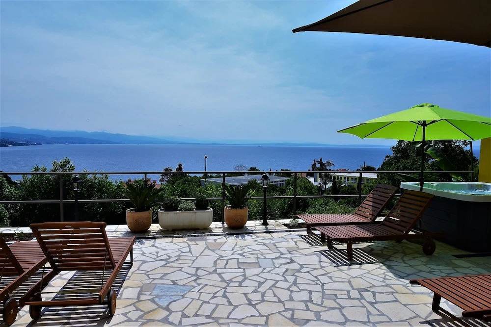 Apartments and Rooms Vila Irma