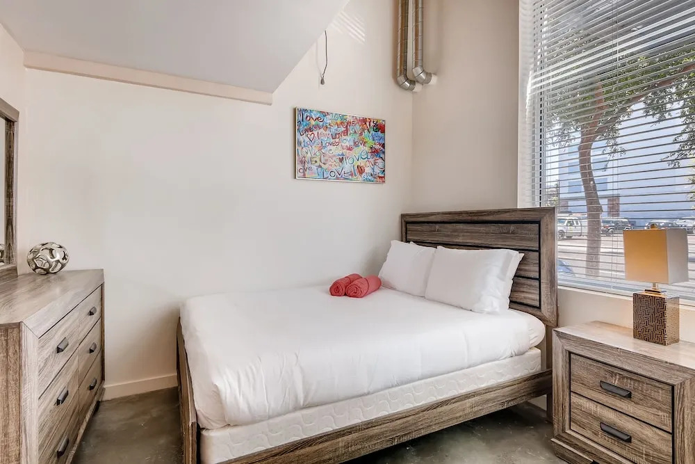 Gorgeous 3 BR Loft In Heart of Gaslamp
