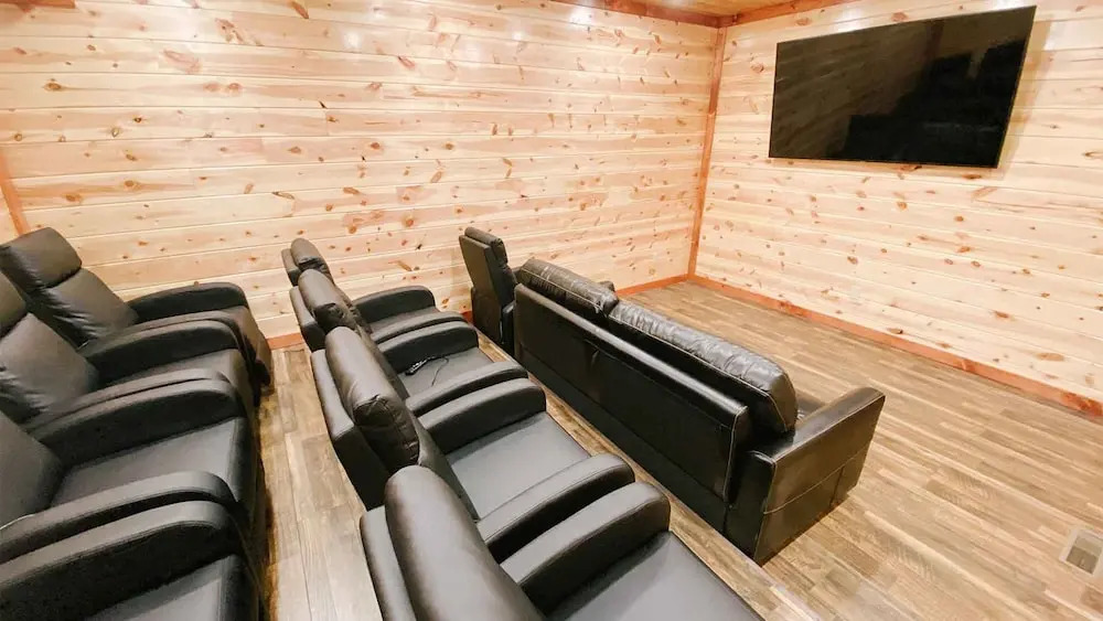 Modern Luxury w Pool Theater Hot Tub Ent Room