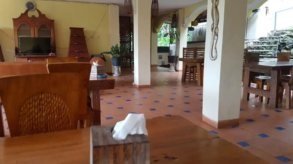 Centro Bajo Hotel & Resto