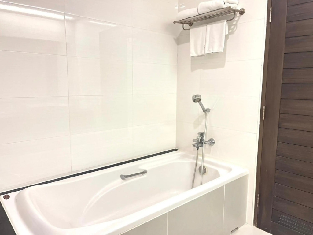 Crystal Suites Suvarnbhumi Airport