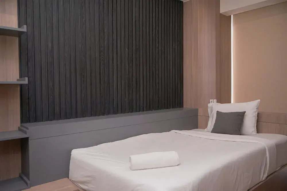 Comfy And Modern Look 2Br At Yukata Suites Apartment