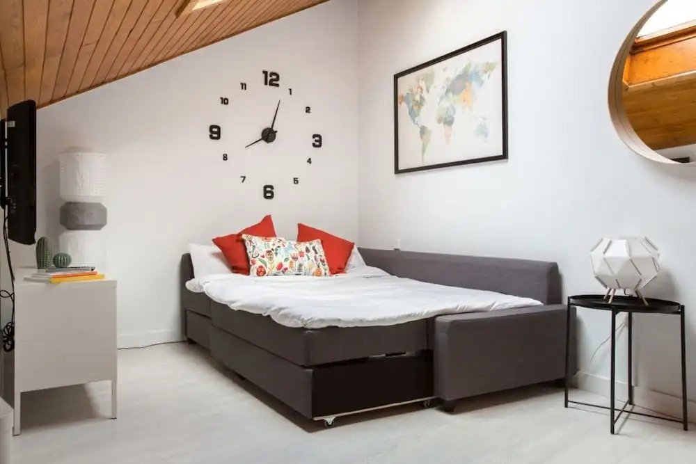 Lovely and chic 1 Bedroom Apt next to Puerta del Sol