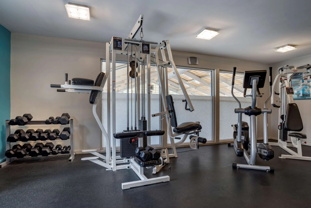 Best Western Carlton Suites