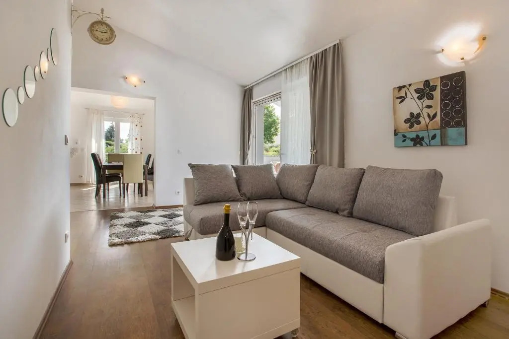 Apartment Lidija