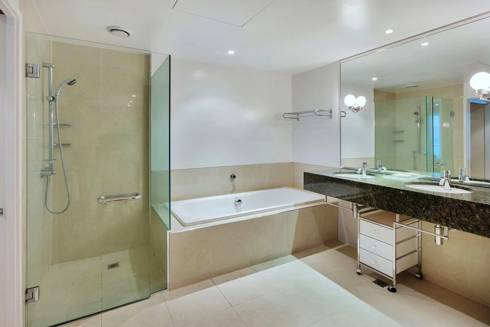 QV Modern Apt in CBD w Carpark-868