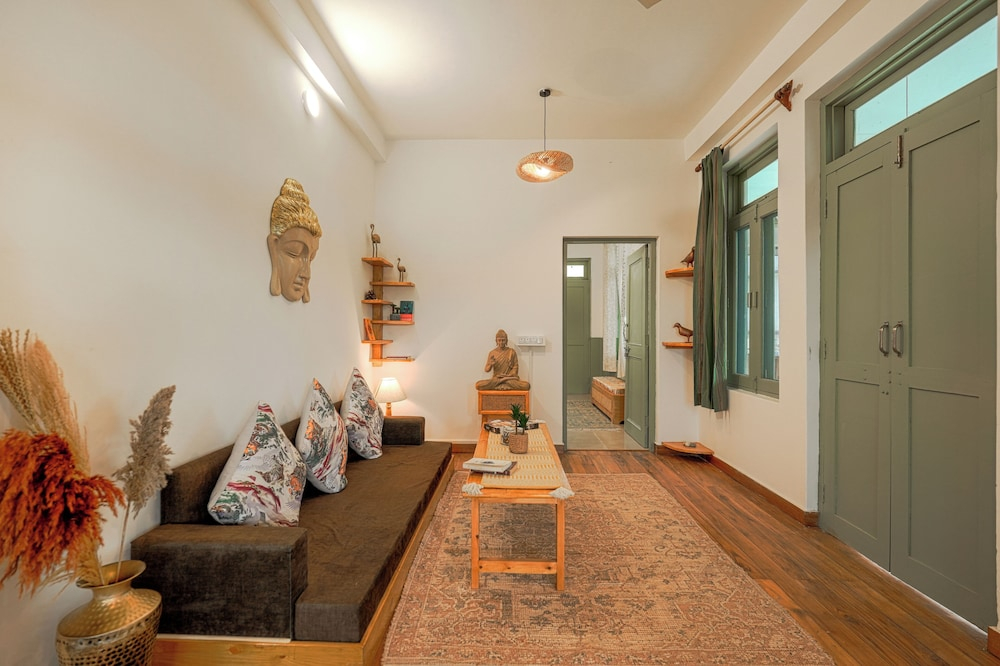 Bir Downtown 2BHK - Landing Site 5 Mins