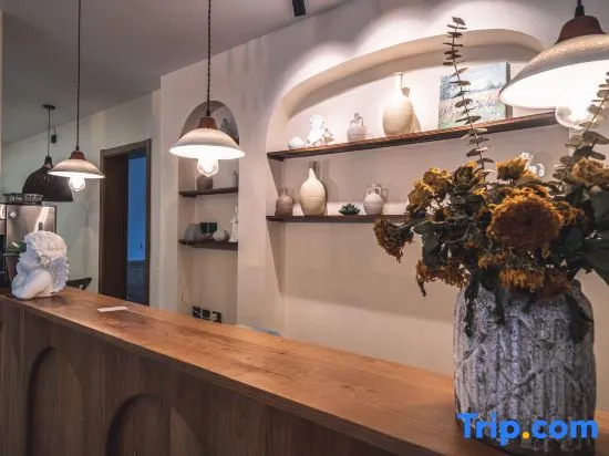 White Bird Field B&B (Jiu Shan Shan)