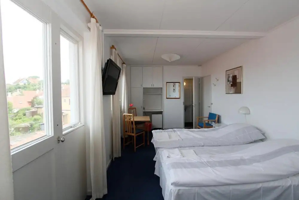 Therns Hotel