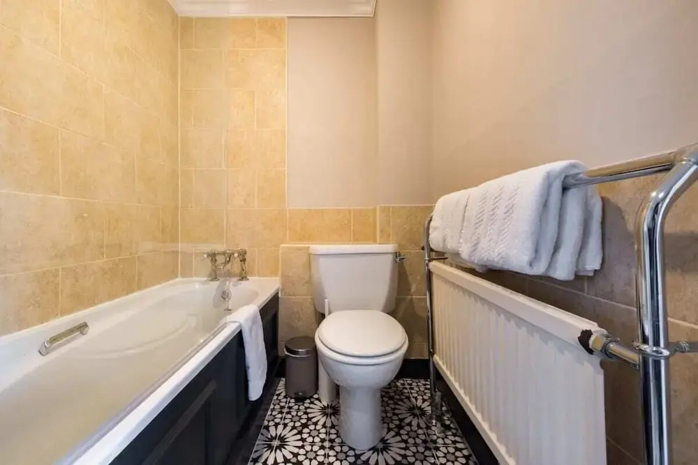 The Chelsea Corner - Stylish 2BDR with Rooftop Terrace
