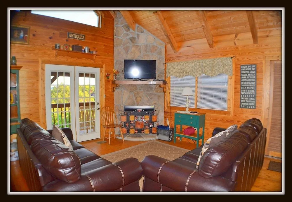 Olde Tyme Way Cabins 3526