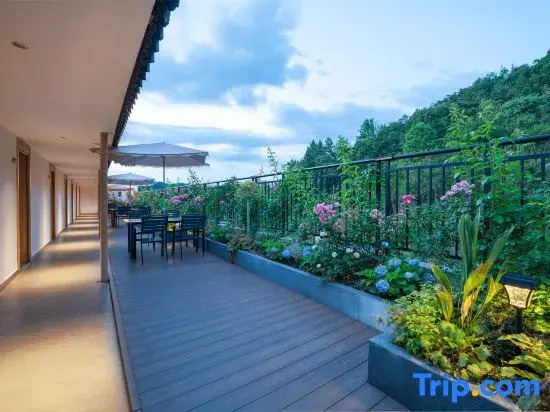 Yunji Hotel, High-Speed Rail Station Tourist Transport Center Store